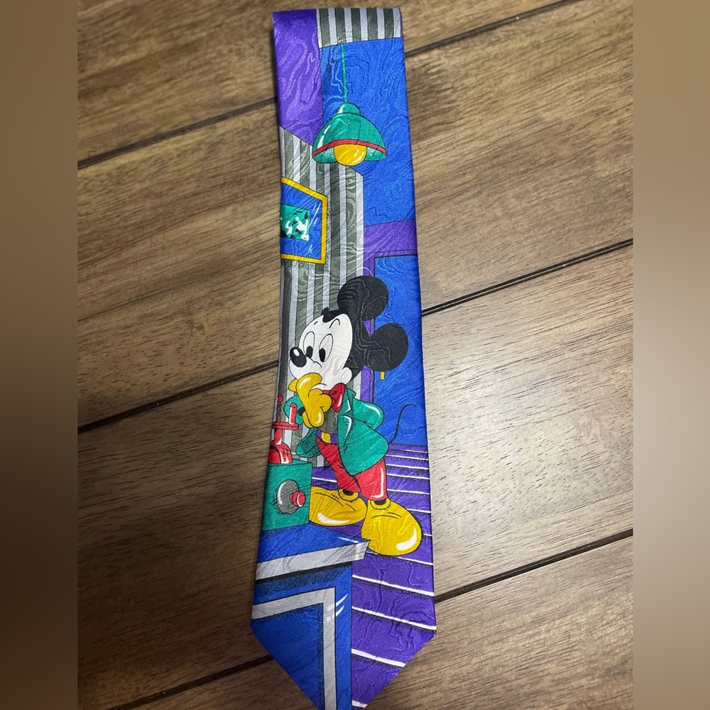 56’ Disney vintage 90's Mickey & Co. Men Neck Tie Multi Color.
